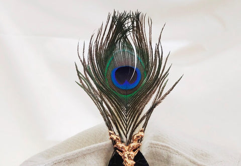 White pakol cap with feather and markhor badge handmade afghani hat Wool kausia hat chitrali topi wool stylish winter hat skull cap unisex